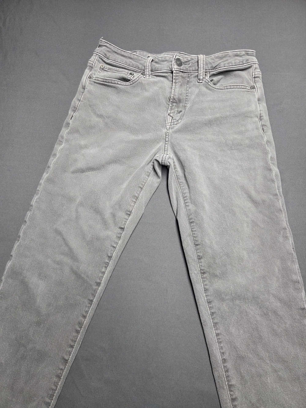American Eagle Outfitters Light Gray Straight-Leg Jeans